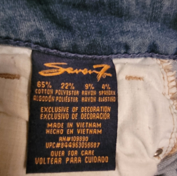 Seven7 Skinny Distressed Capri Jeans - Picture 9 of 9